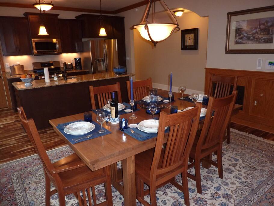 Open concept dining room and kitchen.