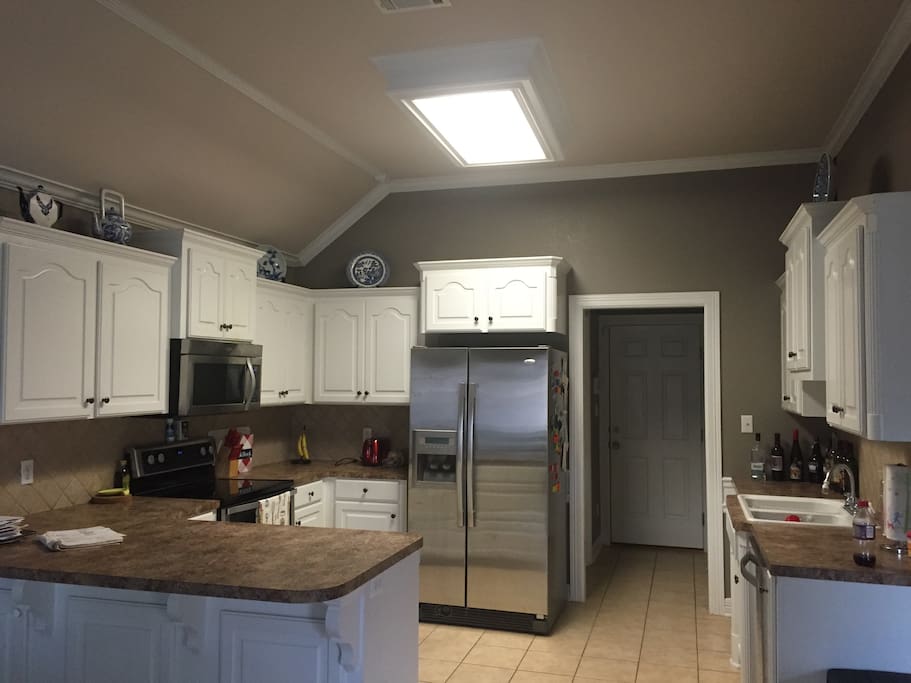 Large kitchen with appliances available
