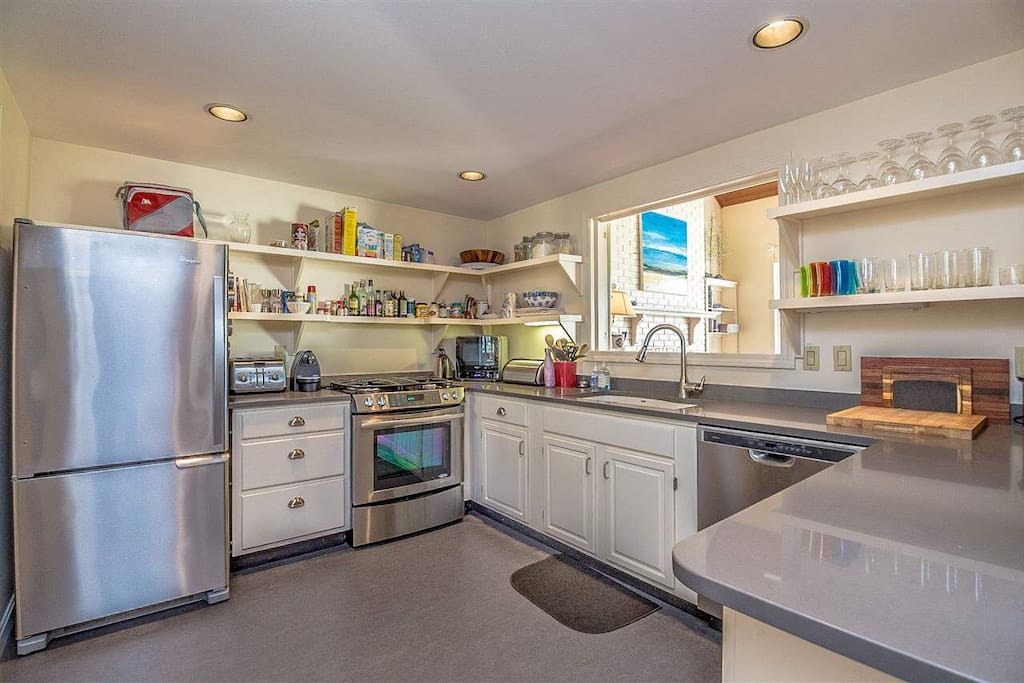 Modern kitchen.