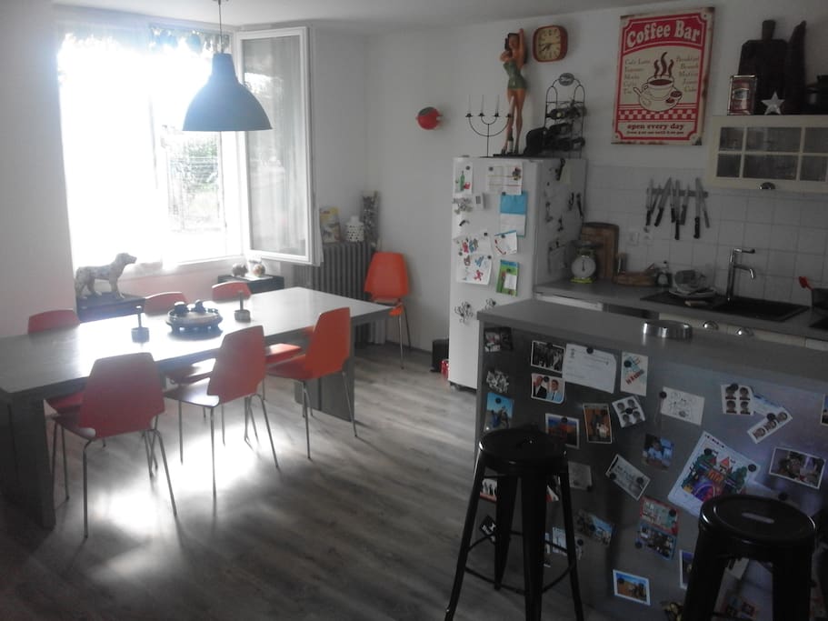 la pièce à vivre : le coin repas