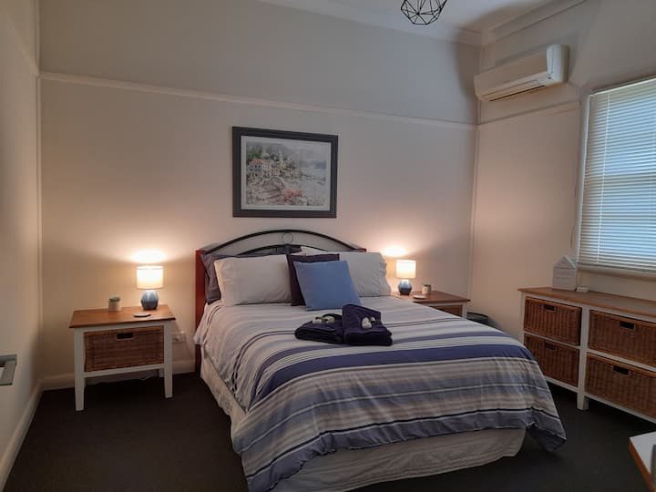 带空调的双人卧室