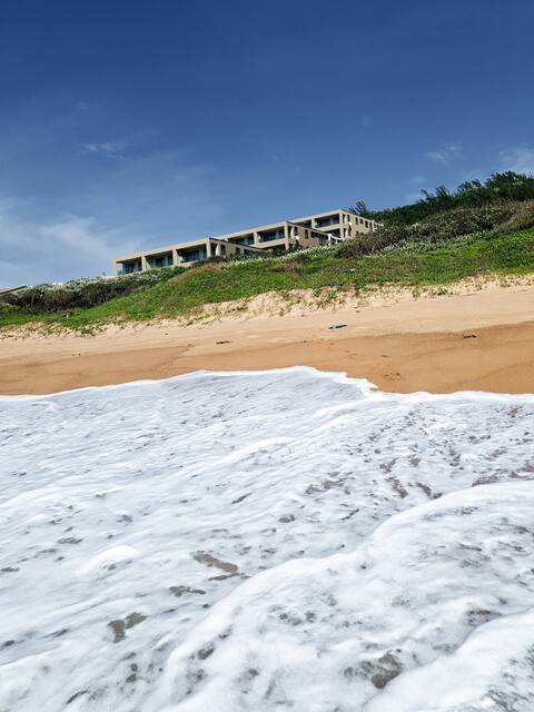 Lover's nest by the beach