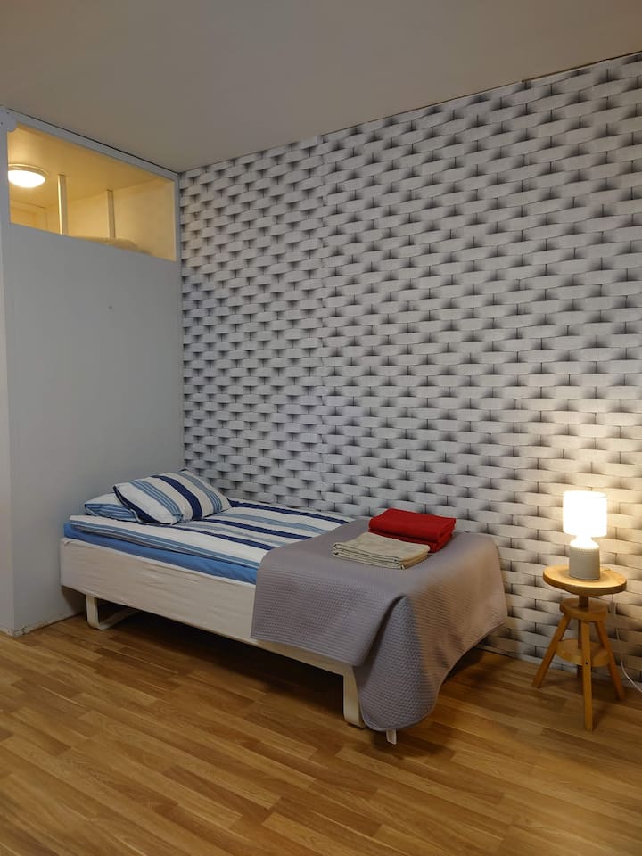 Unaweza kupata nyumba yenye kitanda kimoja au kitanda cha watu wawili na unaweza kuitangaza wakati wa kuweka nafasi