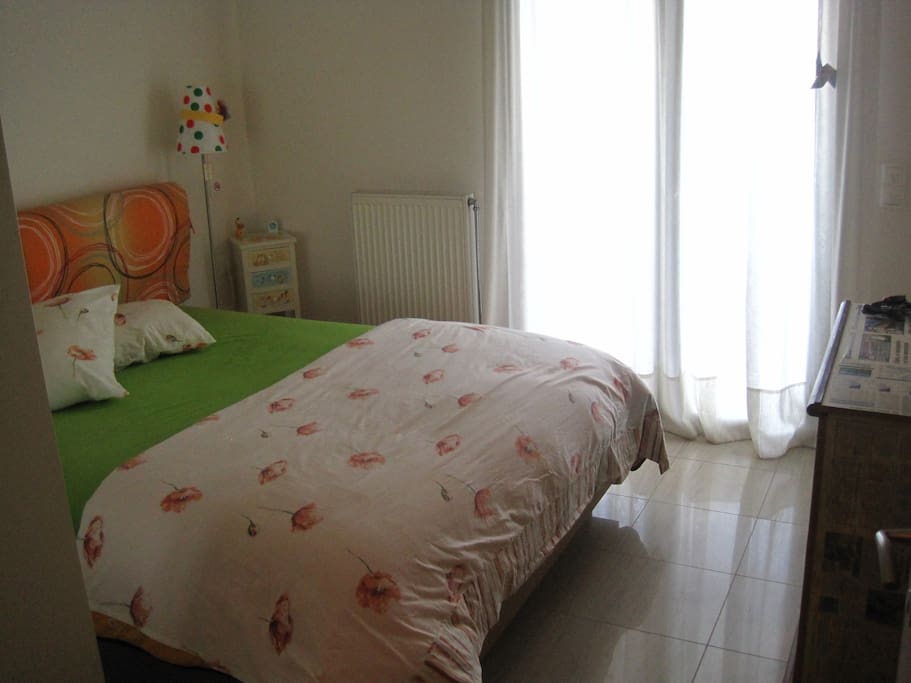 The bedroom with the super comfortable queen size bed.