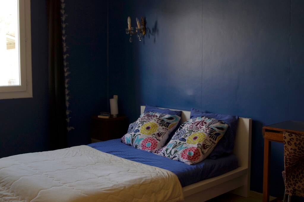 Une chambre spacieuse de 20 m²