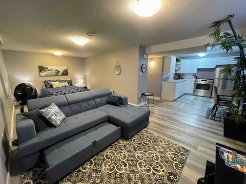 Top Airbnb: Cozy Comfort Retreat | Your Home Away from Home in Grande Prairie