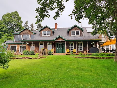 Private Ensuite Coastal Escape PEI/ BALCONY/ AHOY