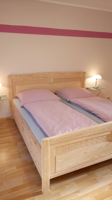 Ein Bett für Zwei.