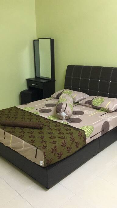 Third room, one queen size bed