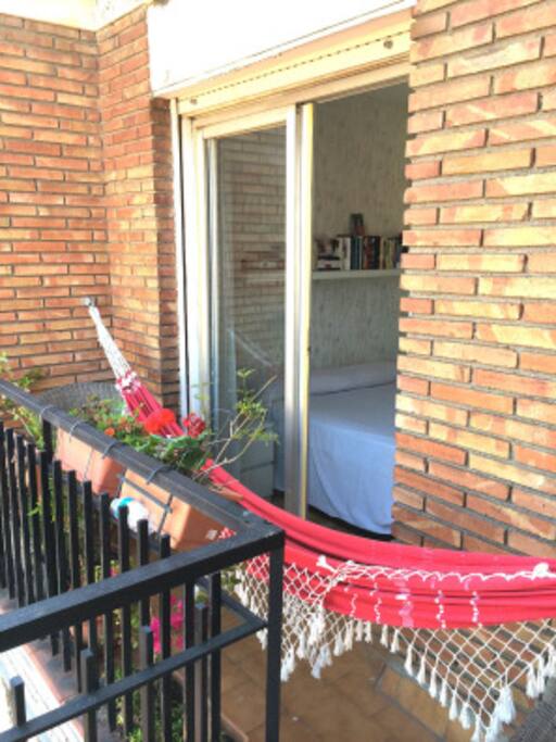 Terraza con salida a dormitorio principal y salón