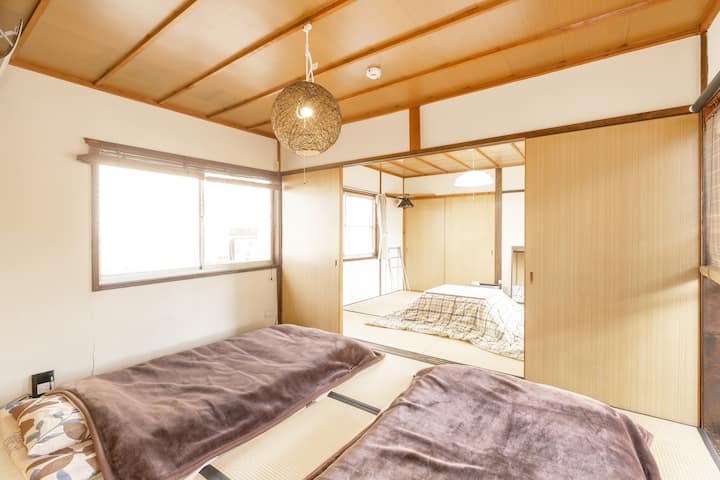 202 tatami room with futon bed