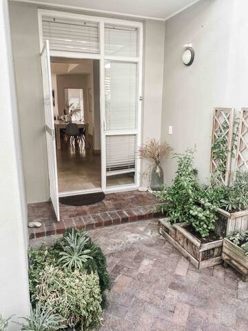 Beachfront Villa in Cape Town gallery image 3