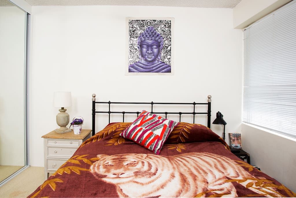 Super comfortable queen size bed