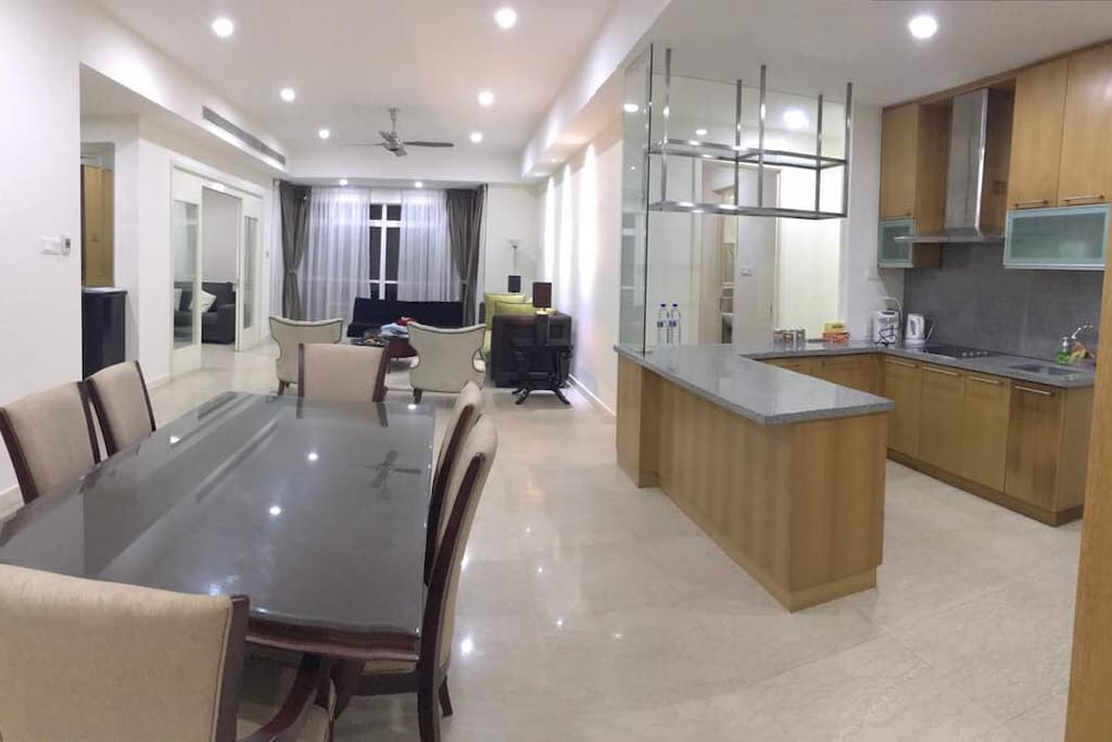 Dining & Dry Kitchen