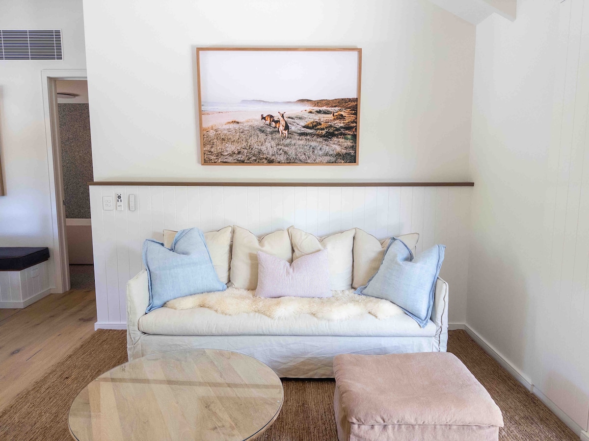 Top performing Airbnb: *BRAND NEW* Luxury Cabin Steps from Tallows Beach in Suffolk Park