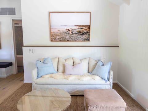 Top performing Airbnb: *BRAND NEW* Luxury Cabin Steps from Tallows Beach in Suffolk Park