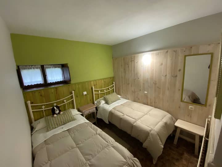 chumba cha kulala 1, mara mbili na kitanda cha watu wawili