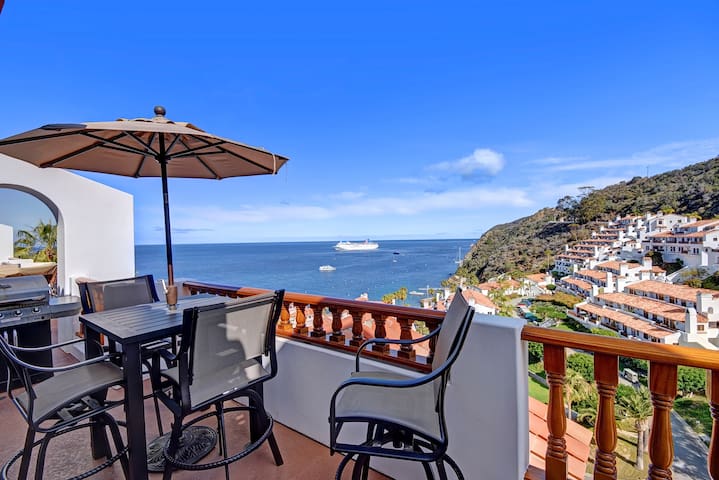 H1780: Gorgeous 2Bd Villa w/ ocean views, cart