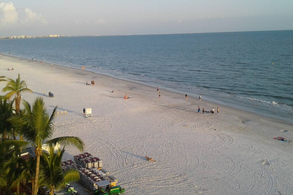 Ft. Myers beach just a short drive away