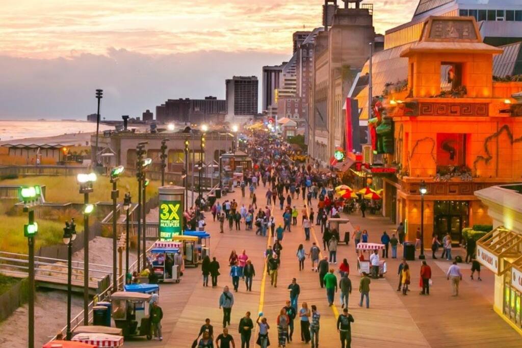 2 blocks away from the boardwalk.