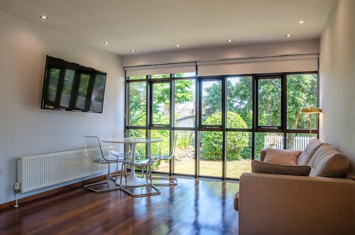 Sala, con vistas al jardín