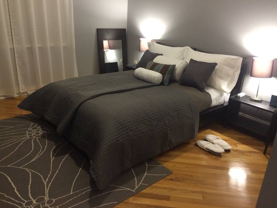Full size bed