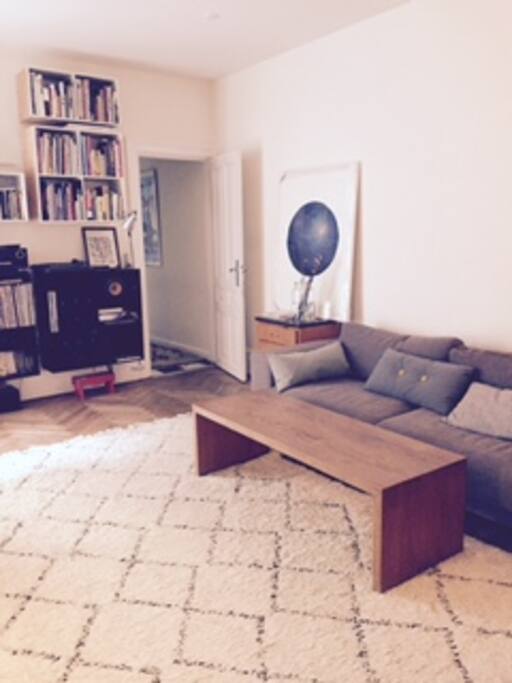 LIVINGROOM