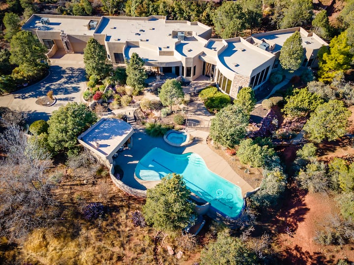 Rolling Sedona Paradise 4 Bdrm, 4.5 BA, Pool Houses for Rent in