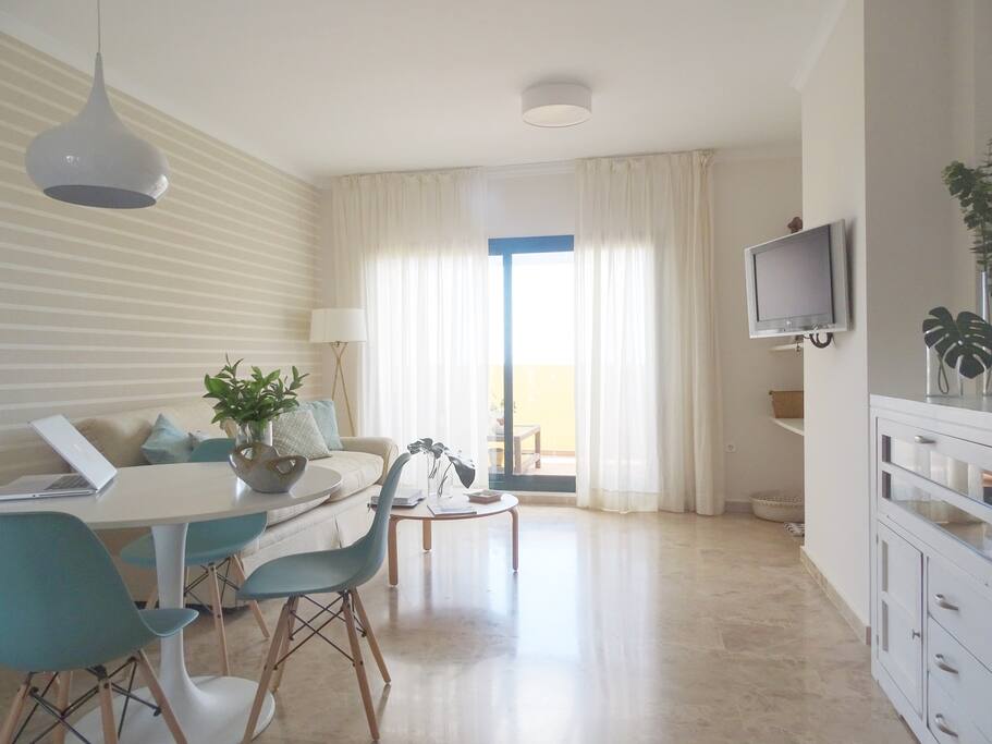 Casa en Urbanización los Almendros I, San Pedro de Alcantara, WIFI y piscina a 6 minutos de la playa