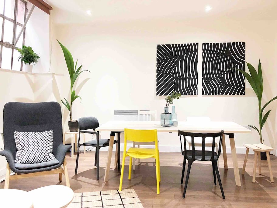 Gorgeous Living room with plenty of space and massive dining table
