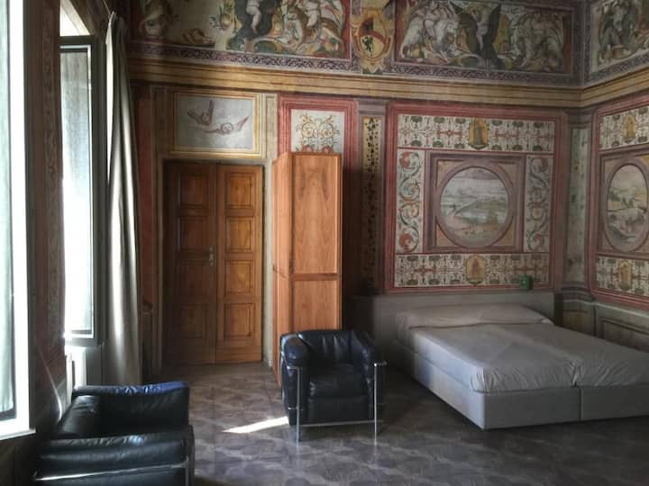 PALAZZO BECCAGUTTI CAVRIANI - FRESCOES SUITE