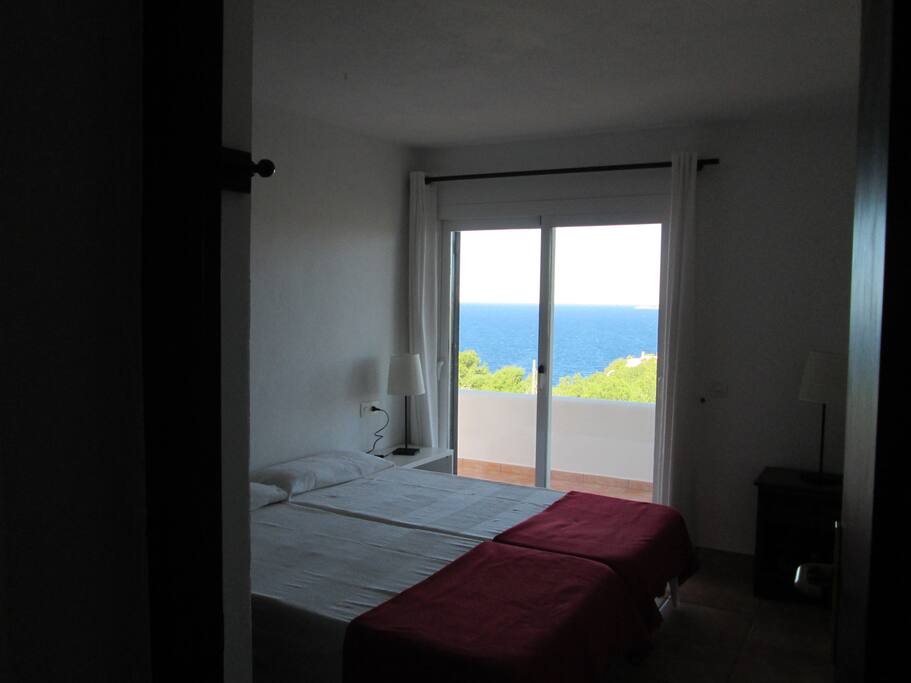 habitacion con 2 camas
