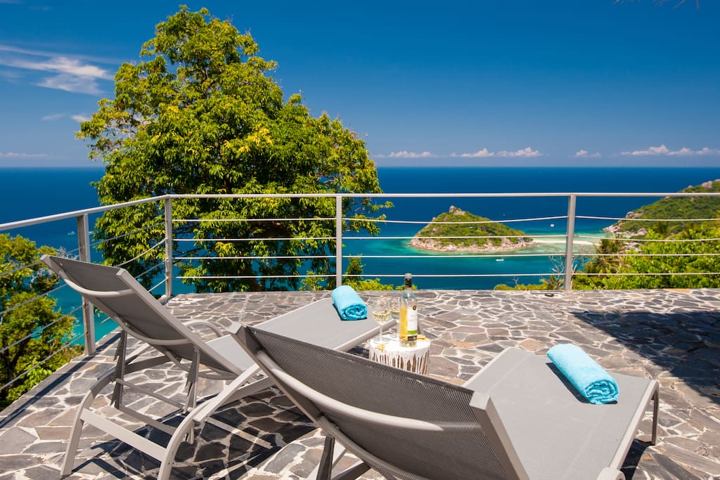 Enjoy the breath taking view of Koh Nang Yuan from the terrace