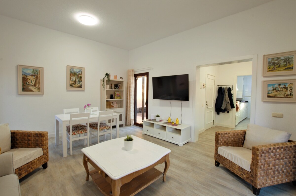 Popular Airbnb listing: Nice house with pool, Casa Pitaya. in La Oliva