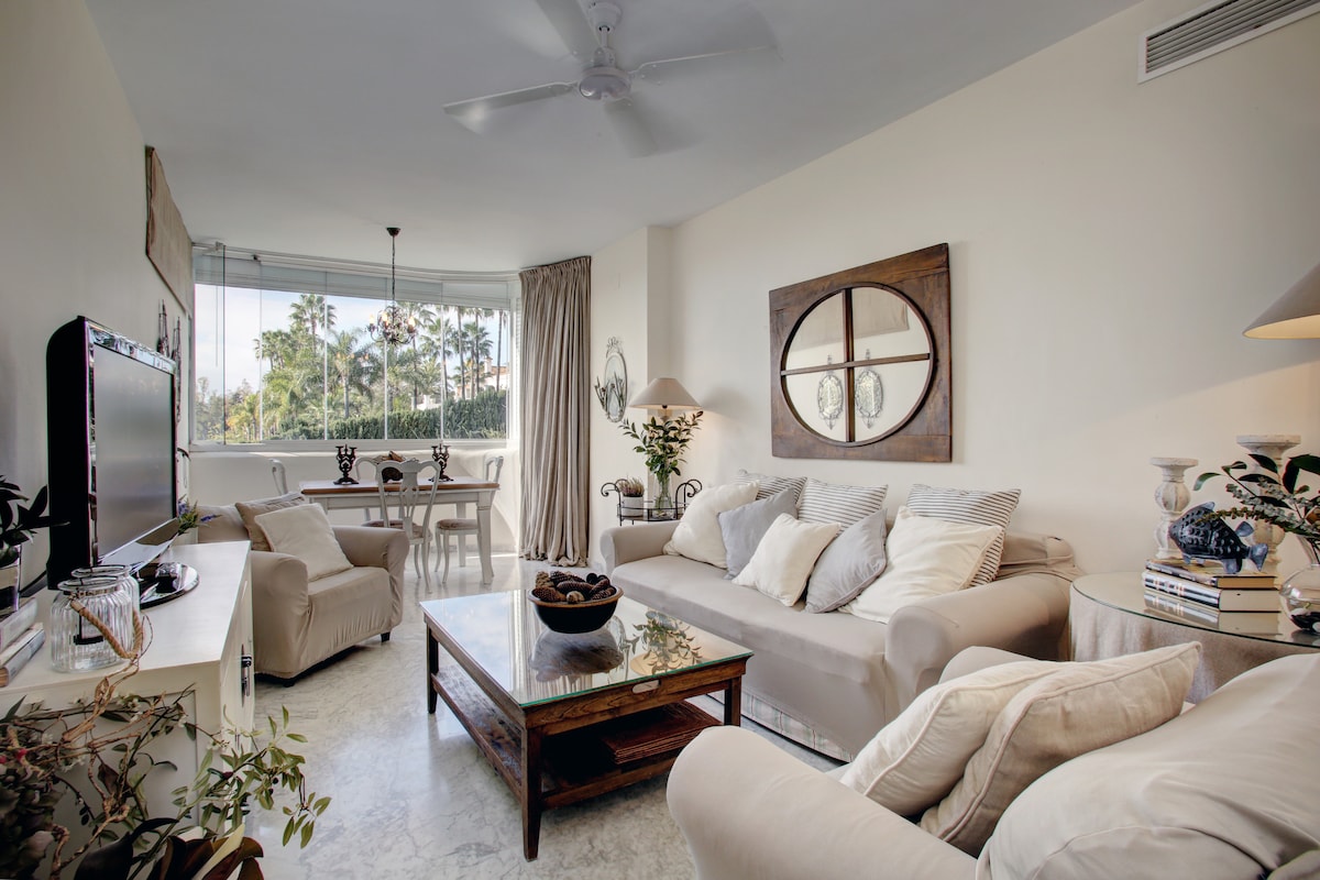 Anuncio de Airbnb popular: SUPERB PENHOUSE AT GOLDEN MILLE MARBELLA en Marbella