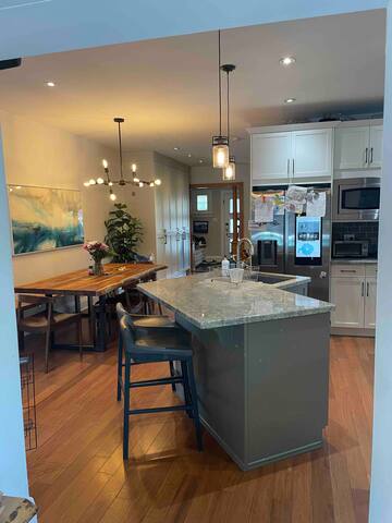 Stunning Beach 3 bedroom home with swim spa gallery image 5