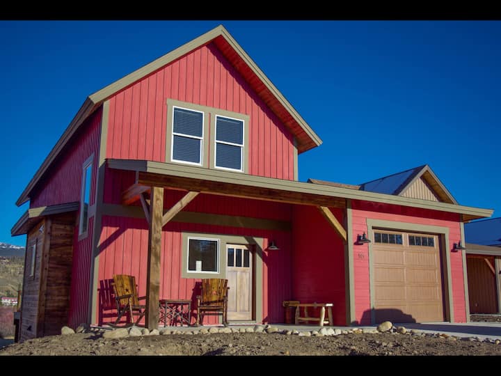 Stunning 5 bedroom/5bath home with Hot Tub Cabins for Rent in Fraser, Colorado, United States