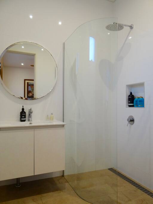 Private bathroom (ensuite)