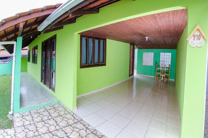 Casa ampla, próxima da praia e do Beto Carrero!