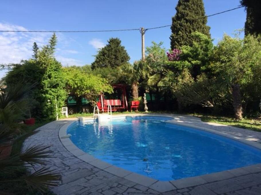 CALME ET DETENTE AUTOUR DE LA PISCINE PRIVEE CHAUFFEE