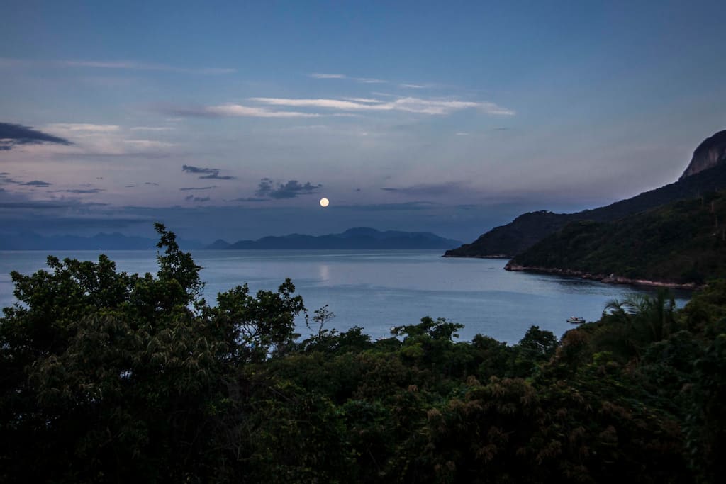 vista da pedra com Ilha Grande ao fundo