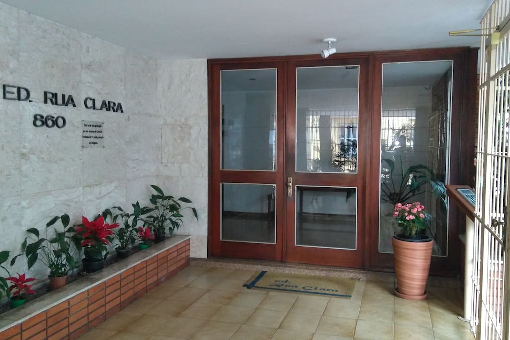 Porta interna do prédio