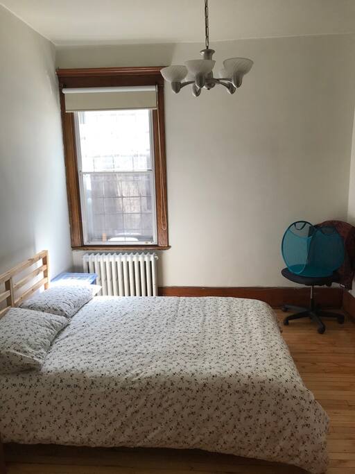 Chambre à louer/living room for rent