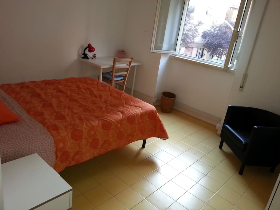 Orange Bedroom - Sleeps 2