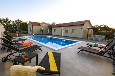 Successful Airbnb property: Nova apartments A1 barbeque & shared swimming pool in Poljica Brig