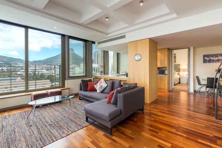 Amazing city apartment, Table Mountain Views gallery image 3