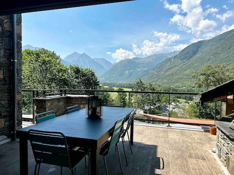 Luxury, pool and spa on the heights of Guchan