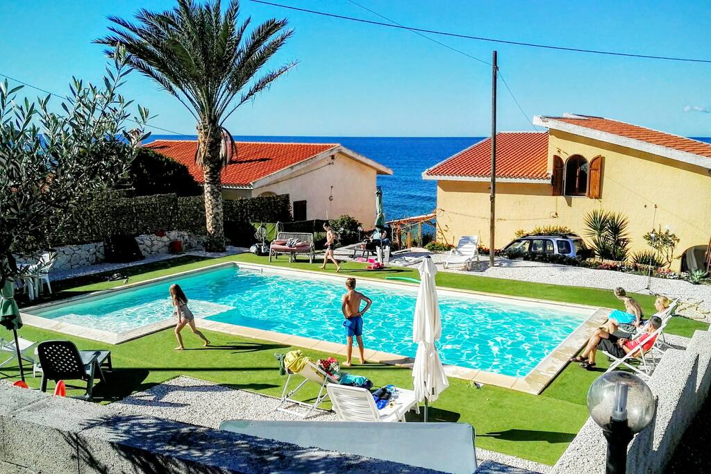 the pool 10 mt from the house