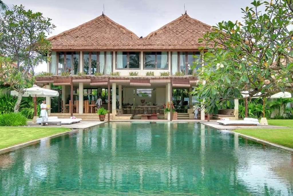 Villa & pool