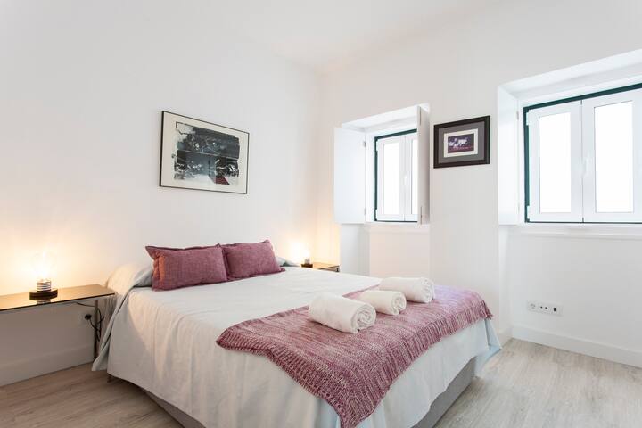 1 BEDROOM APARTMENT IN AUTHENTIC LX